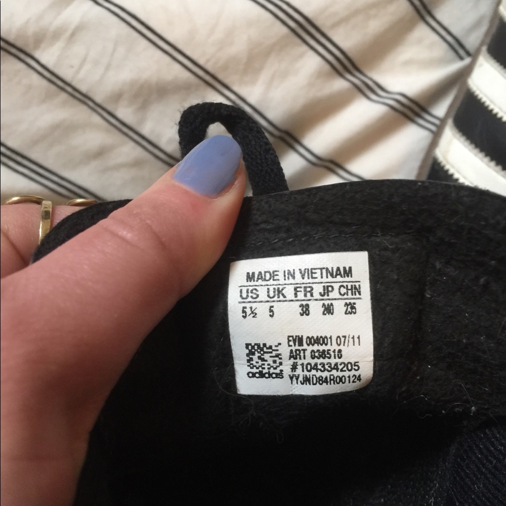 Adidas - Picture 3 of 4